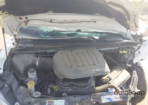 2015 Chrysler Town & Country Touring-L из США, поврежденный, VIN 2C4RC1CG9FR646567